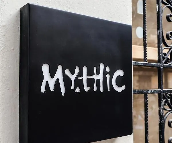 Mythic Hotel 3*