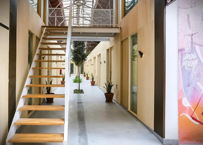 Hotel Mythic Valence