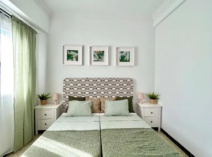 Big Spacious Penthouse Next To The Sea