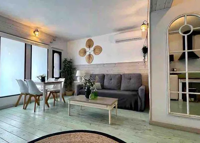 New Cozy Apartment, Wifi 아파트 *