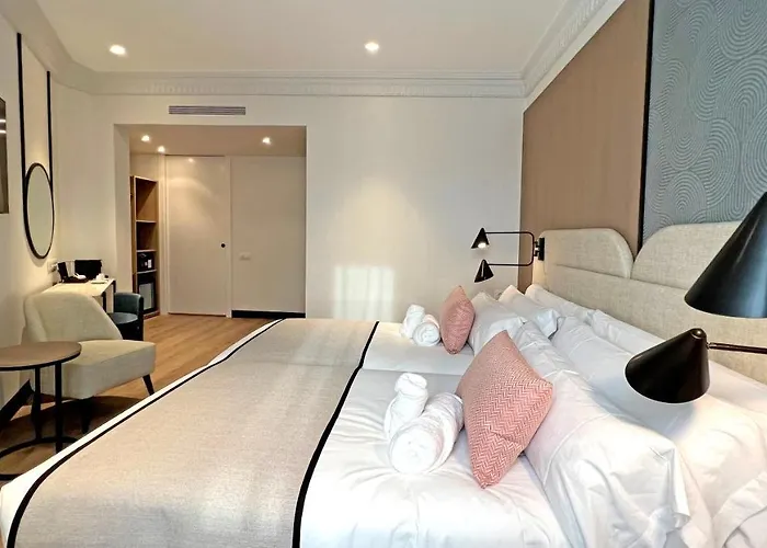 Soho Boutique Turia Hotell 4*