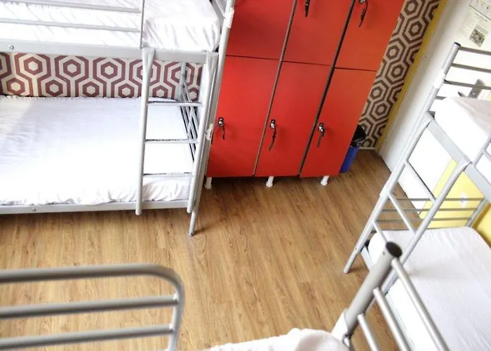 Feetup Backpackers *