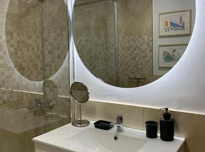 Plaza Ayuntamiento *