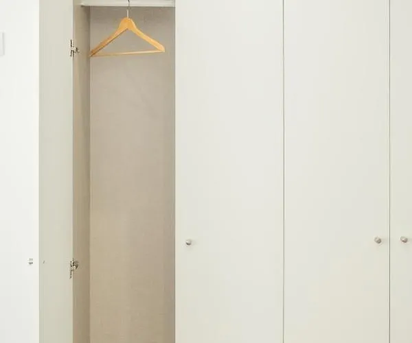 Modern, Stylish With Balcony فالنسيا