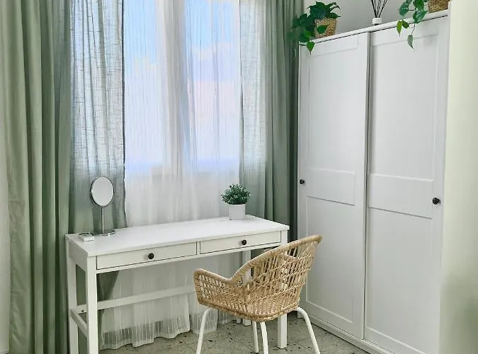 Διαμέρισμα Big Spacious Penthouse Next To The Sea *