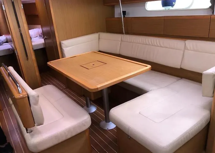 Velero Monia * Valencie