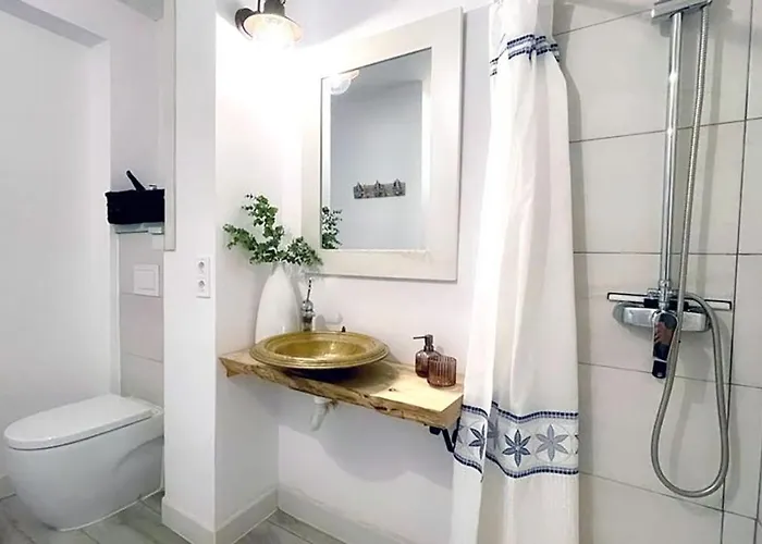 New Cozy Apartment, Wifi *