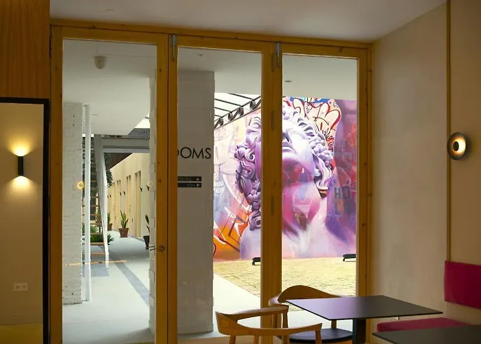 Hotel Mythic Valence