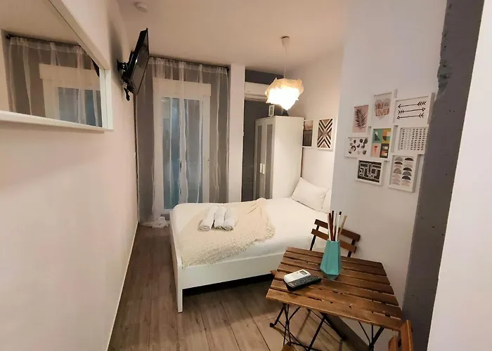 Pequeno Con Mini Piscina - No Climatizada 발렌시아