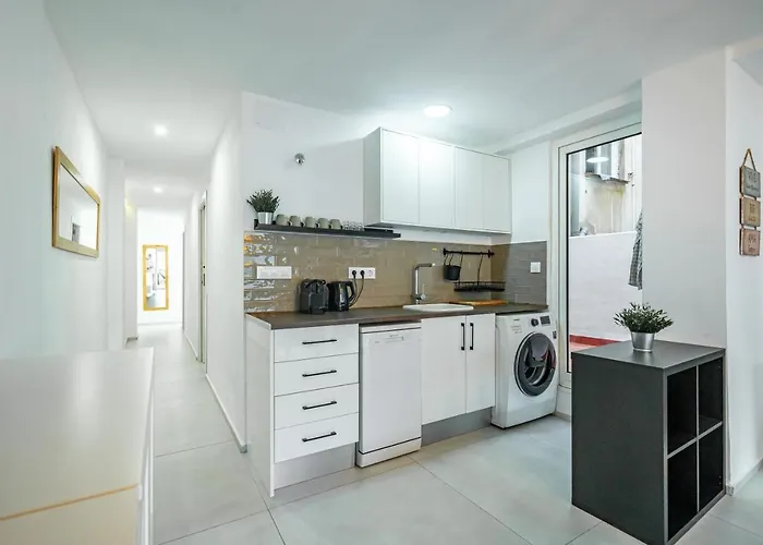 Sunny On Cabanal Beach * Valencia