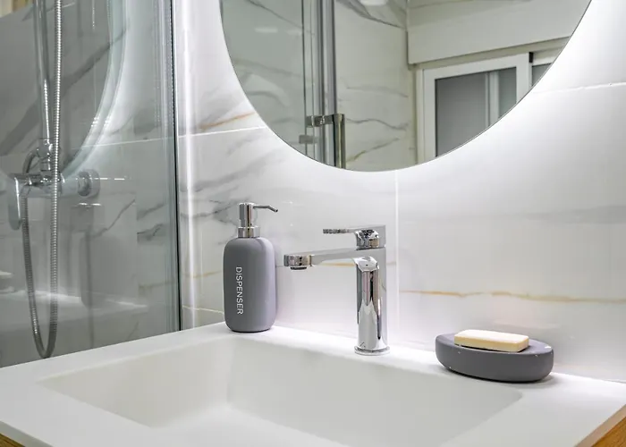 Sunny On Cabanal Beach * Valence