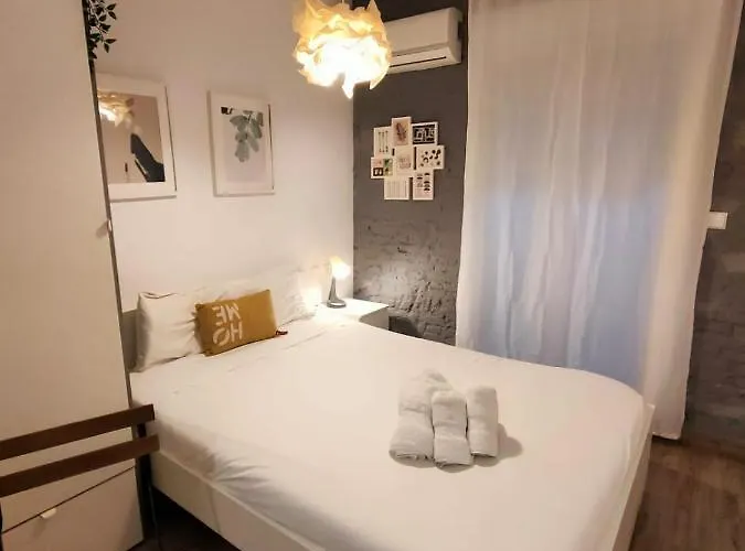 Pequeno Con Mini Piscina - No Climatizada 아파트 *