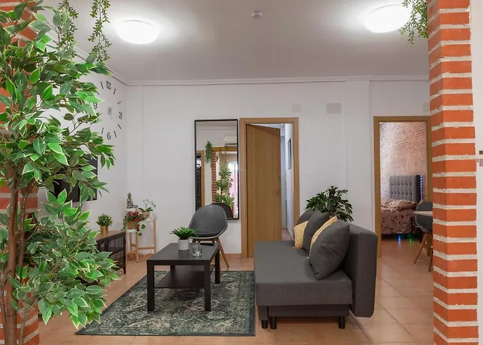 Artsy Large Getaway - 2 Bedroom W Huge Patio - Great For Families And Digital Nomads * Βαλένθια