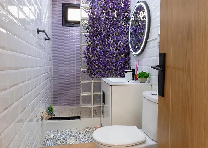 Artsy Large Getaway - 2 Bedroom W Huge Patio - Great For Families And Digital Nomads