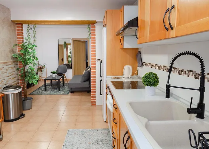 Artsy Large Getaway - 2 Bedroom W Huge Patio - Great For Families And Digital Nomads Βαλένθια