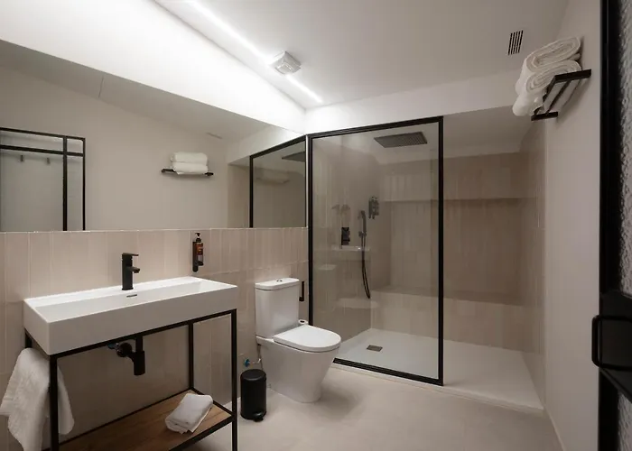 Hotel Mythic Valence