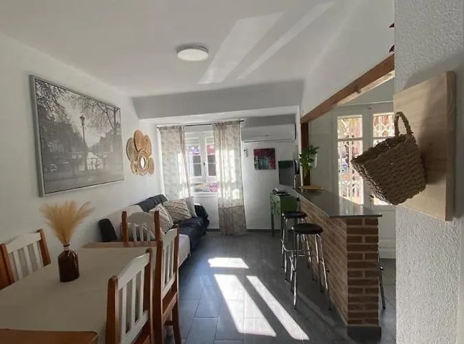 Malvarrosa, Cabañal, Wifi Free. Ca' Micaela. Apartamento *