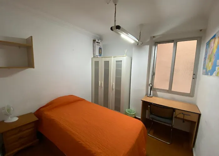 Piso Jovenes Familia Cerca Playa Y Centro . Blasco Ibanez A Appartement