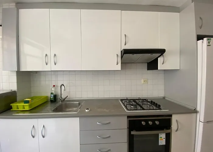 Piso Jovenes Familia Cerca Playa Y Centro . Blasco Ibanez A *