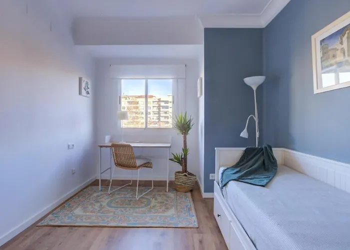 Valencia-living * Valencia