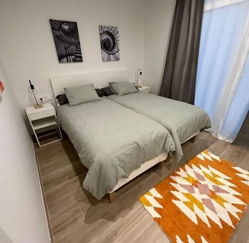 아파트 Precioso Con Patio. Pyp