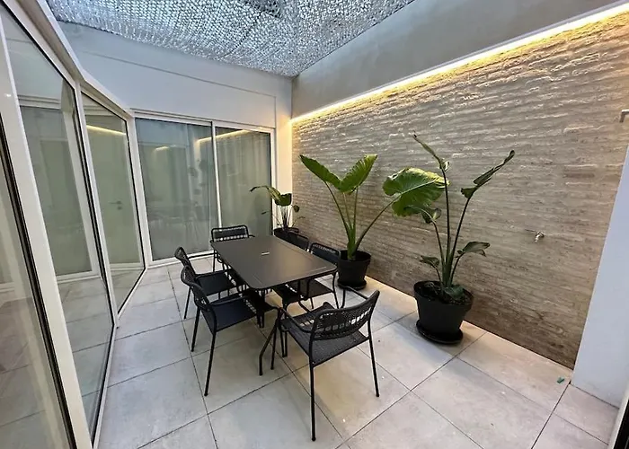 Precioso Con Patio. Pyp 발렌시아