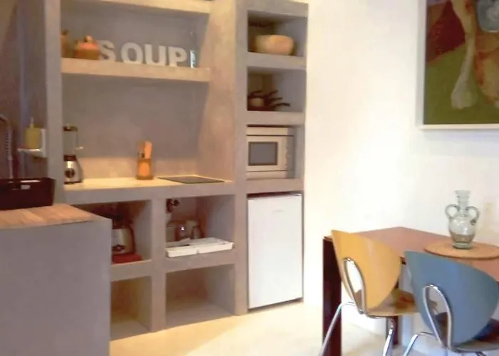 Casita Artista En Edificio Barrio Ruzafa