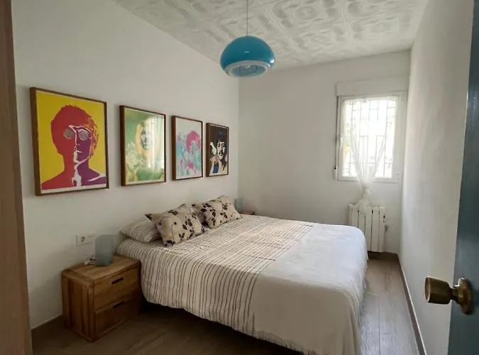 Apartment Modernized 3-bedroom Flat 500m To The *