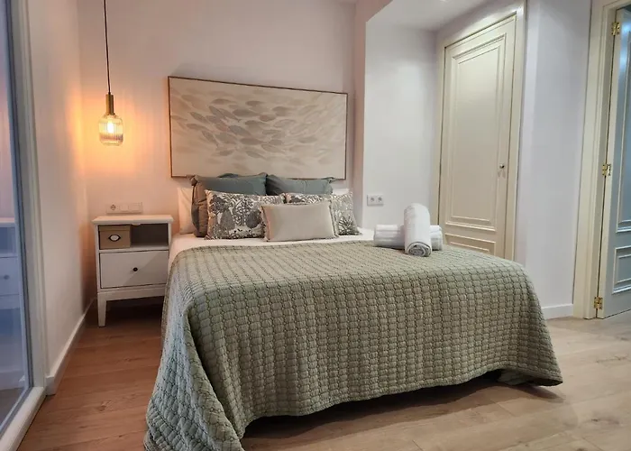 Florit Flats - The Apolo Valenza