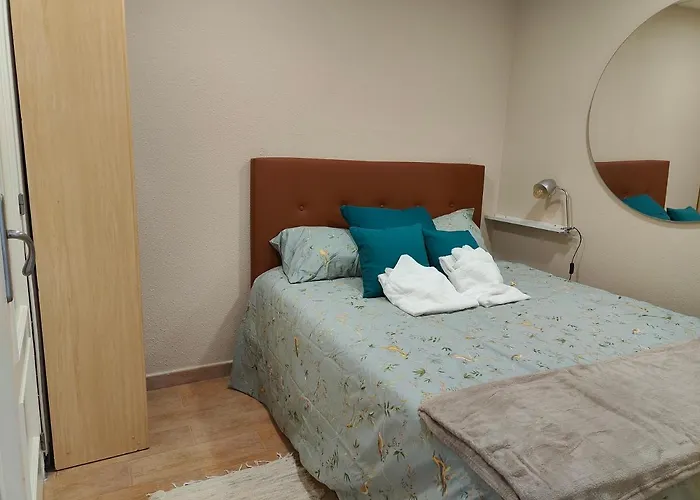 Turia Y Ciencias 아파트 *