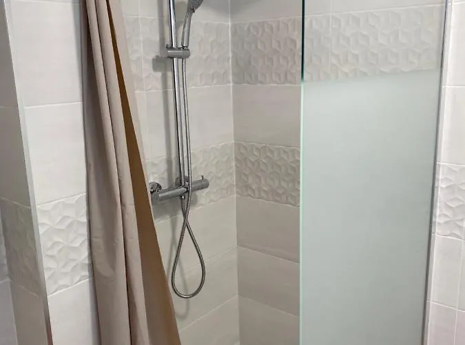 Con Cocina Y Bano Privado De Temporada Vacaciones Largas Long Desde 11 Noches Appartamento Valenza