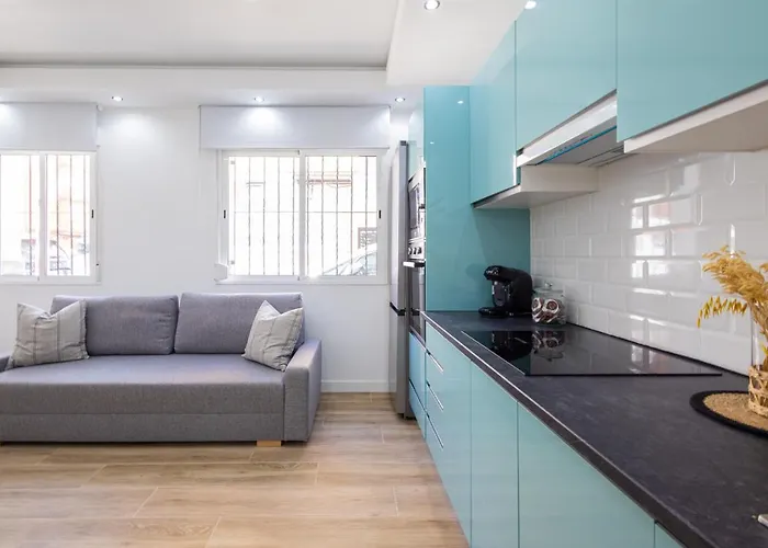 Florit Flats - The Port Avenue