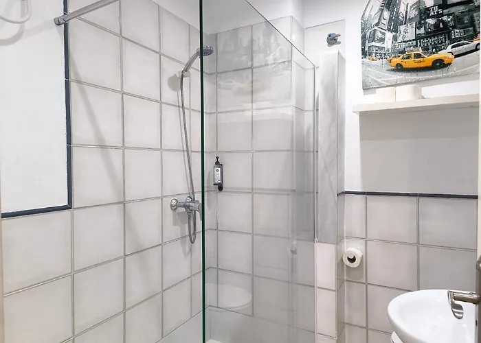 Flats Friends Nave * Valence