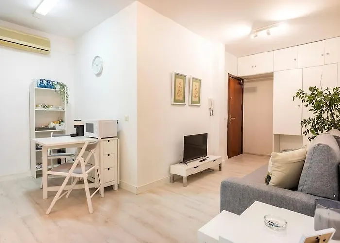 Piso En Zona Exclusiva Calle Colon شقة *