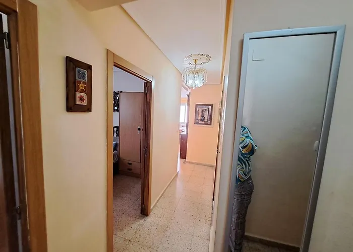 Διαμέρισμα 3 Bedroom Flat With Wifi *
