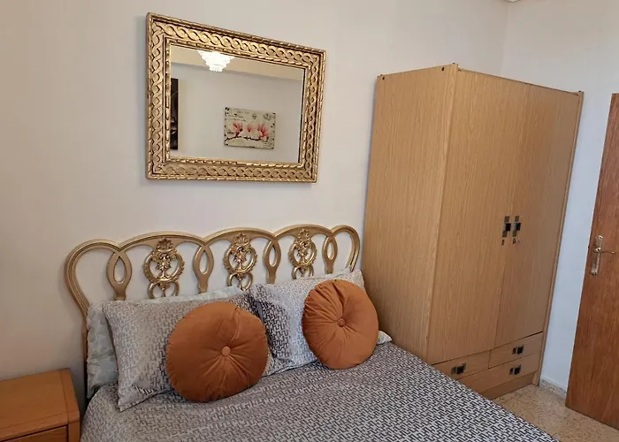 3 Bedroom Flat With Wifi * Valencia