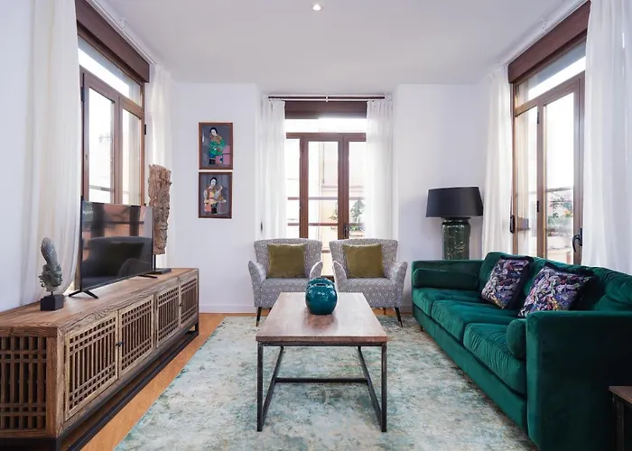 Luxury - Boutique Market Valence