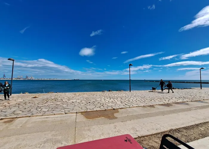 Full Equipped And Comfortable With Wifi فالنسيا