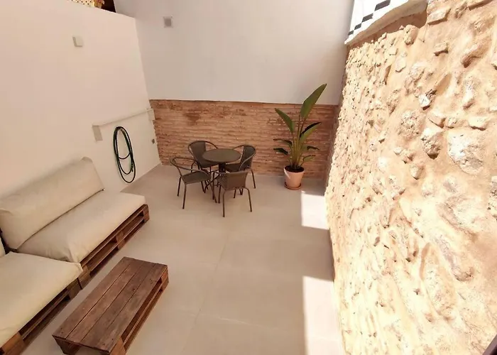 아파트 Beautiful Restored House With Terrace