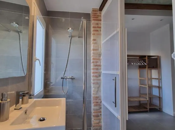 Céntrica Y Encantadora Vivienda.