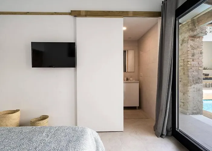 Maison Avec Piscine A *