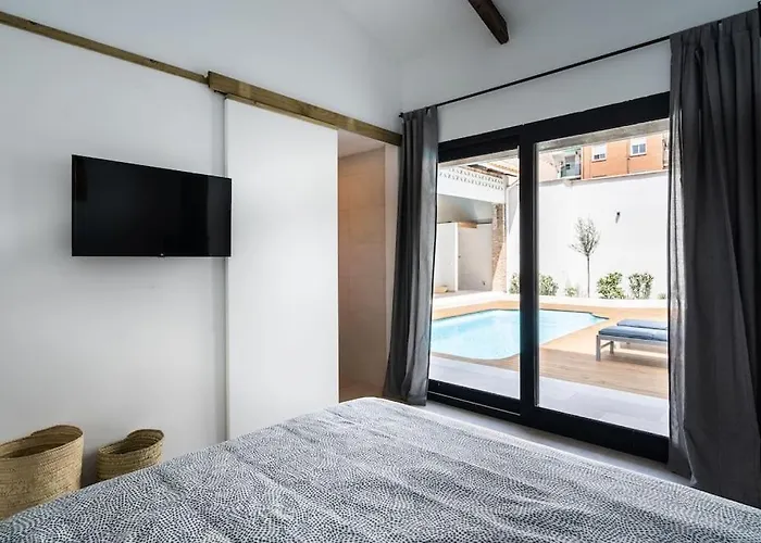 Maison Avec Piscine A *