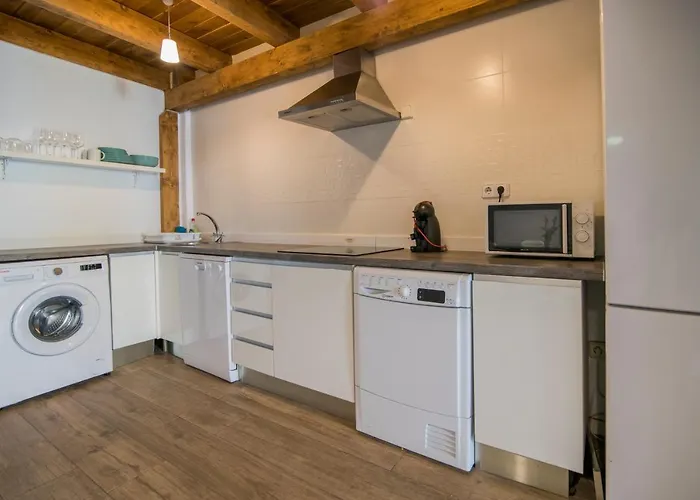 Cozy Duplex 1 Step To City Center Selfcheckin! 아파트 *