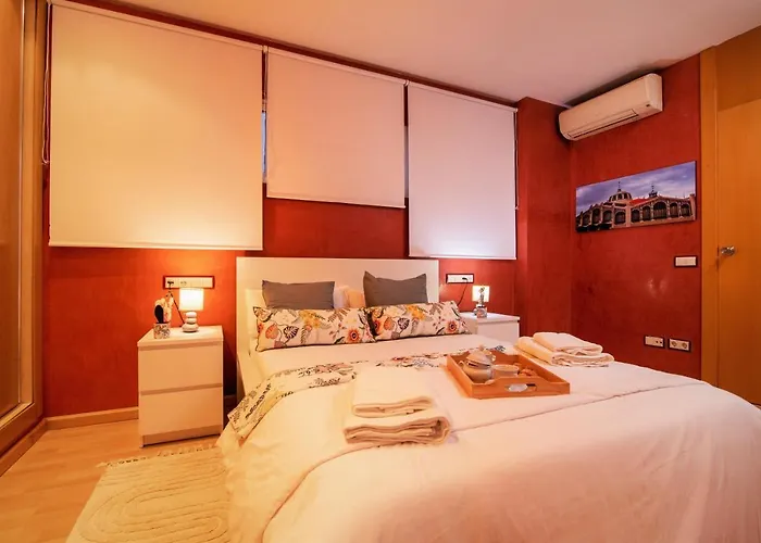 דירה Penthouse Duplex In A 4 Floors Spanish House -8 Min To Center By Metro *