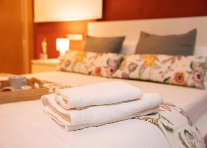 דירה Penthouse Duplex In A 4 Floors Spanish House -8 Min To Center By Metro