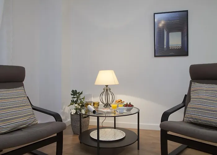 Singularstays Plaza Redonda *