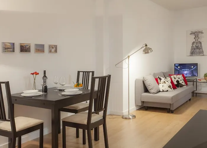 Singularstays Plaza Redonda *