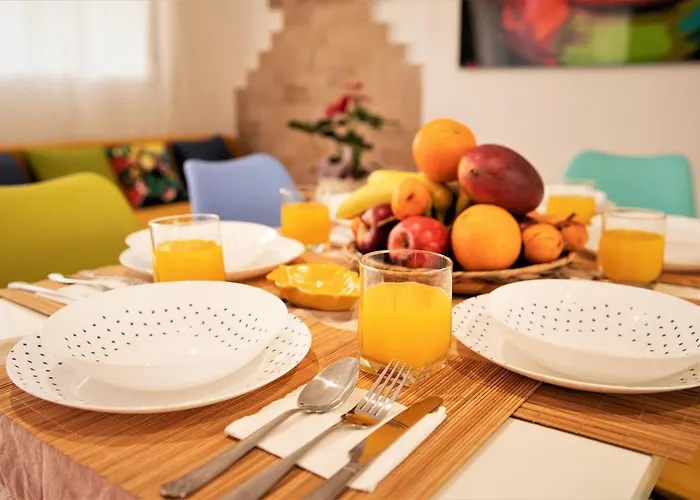 Penthouse Duplex In A 4 Floors Spanish House -8 Min To Center By Metro 아파트 *