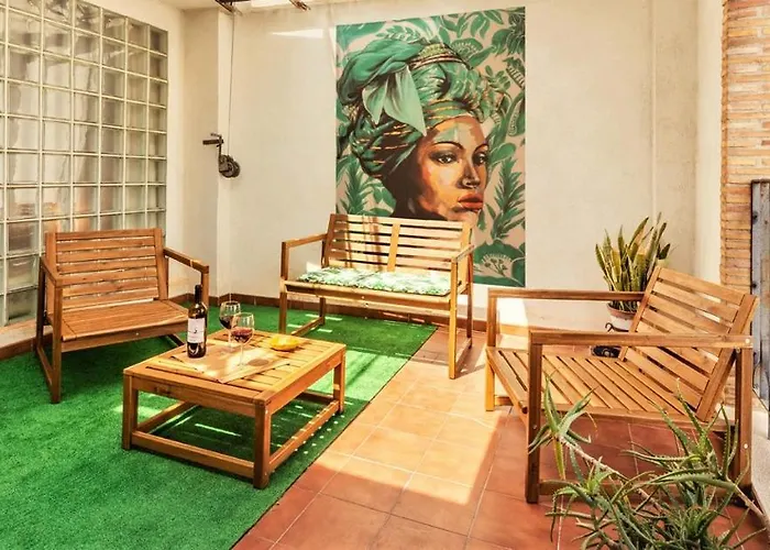 דירה Penthouse Duplex In A 4 Floors Spanish House -8 Min To Center By Metro *