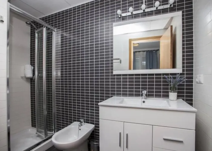 아파트 Cozy Flat Near Torres De Serrano Modalidad 11 Noches Minimo O Mas 발렌시아